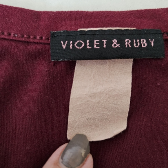 Violet & Ruby maternity top burgundy size L (?) 3/4 sleeves ruching gold heart - Picture 7 of 7